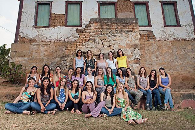 Điều kỳ lạ là rất nhiều người phụ nữ tại đây đều còn độc thân.