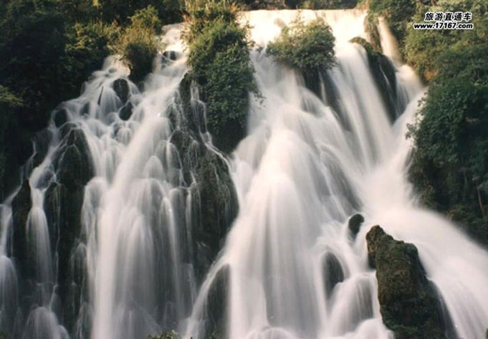 Toàn bộ khu bảo tồn có diện tích 9245 km2 với 7 khu bảo tồn và 9 khu danh thắng