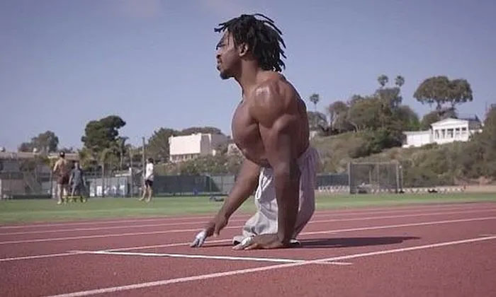 Con người sinh ra không có chân