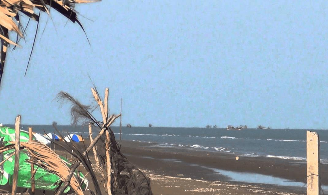 Biển Cồn Bửng có khung cảnh hoang sơ vô cùng đẹp