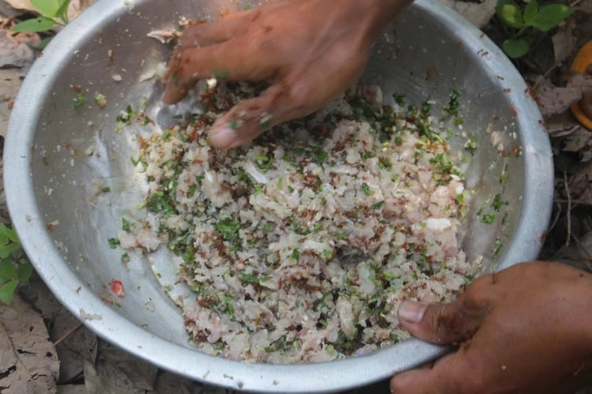 Nếu có thêm thính gạo, món ăn được gọi là Trót IagLia, thơm nồng và dậy vị hơn. Ảnh danviet