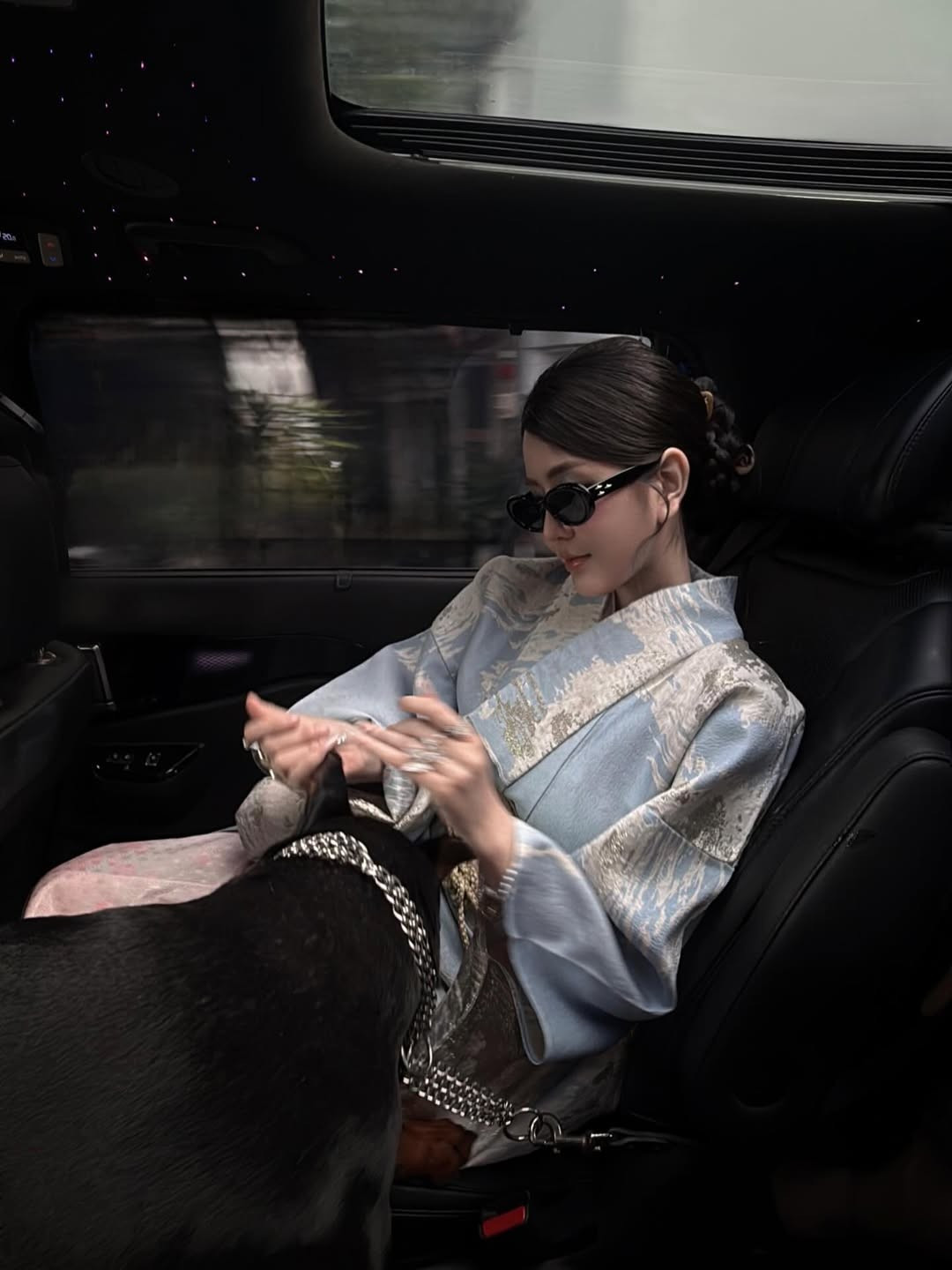 Võ Ngọc Trân theo đuổi phong cách nữ tính và gợi cảm, đặc biệt những thiết kế tôn vinh vóc dáng. (Ảnh: IGNV)